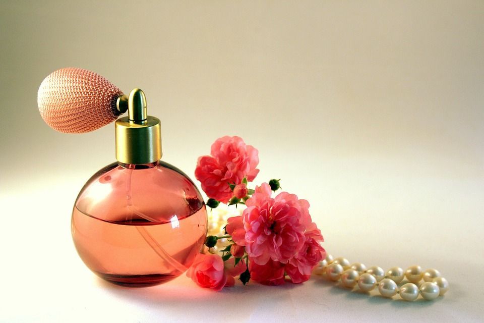 8 Perfumes de mujer que revelarán una personalidad poderosa