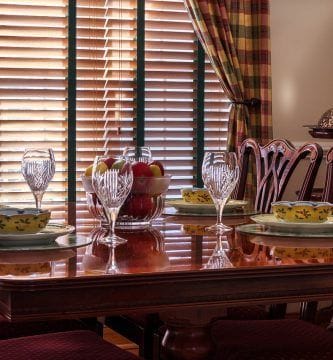 decorar la mesa del comedor